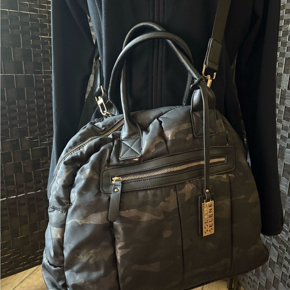 SOL And SELENE Black Camouflage Quilted Bag